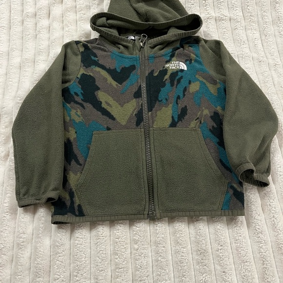 The North Face Kids' Olive and Teal Camo Fleece Jacket Toddler Boys Size 3T - Picture 1 of 4